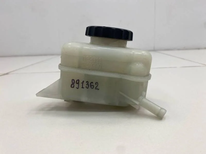 Бачок главного тормозного цилиндра Lexus RX 300/330/350/400h (XU30) 2003-2009