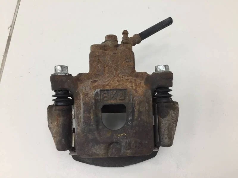 Суппорт задний правый Lexus RX 300/330/350/400h (XU30) 2003-2009