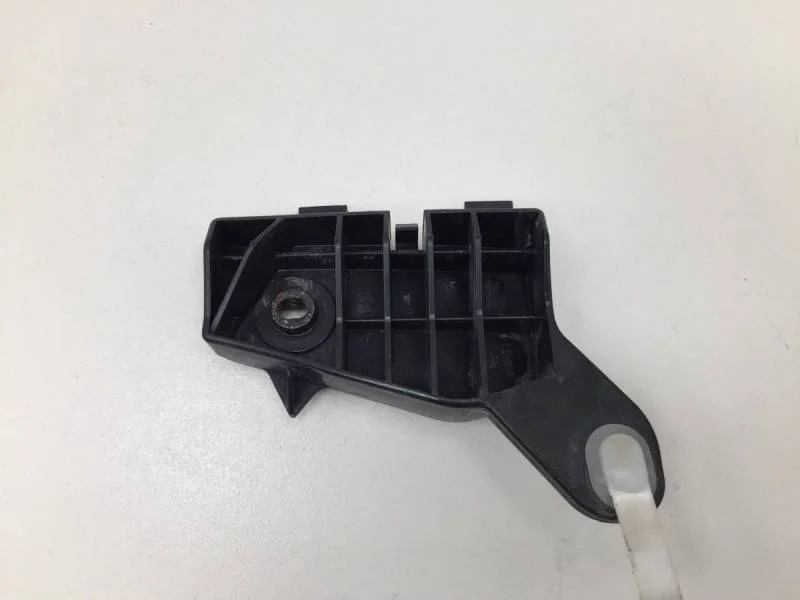 Кронштейн заднего бампера правый Lexus RX 300/330/350/400h (XU30) 2003-2009