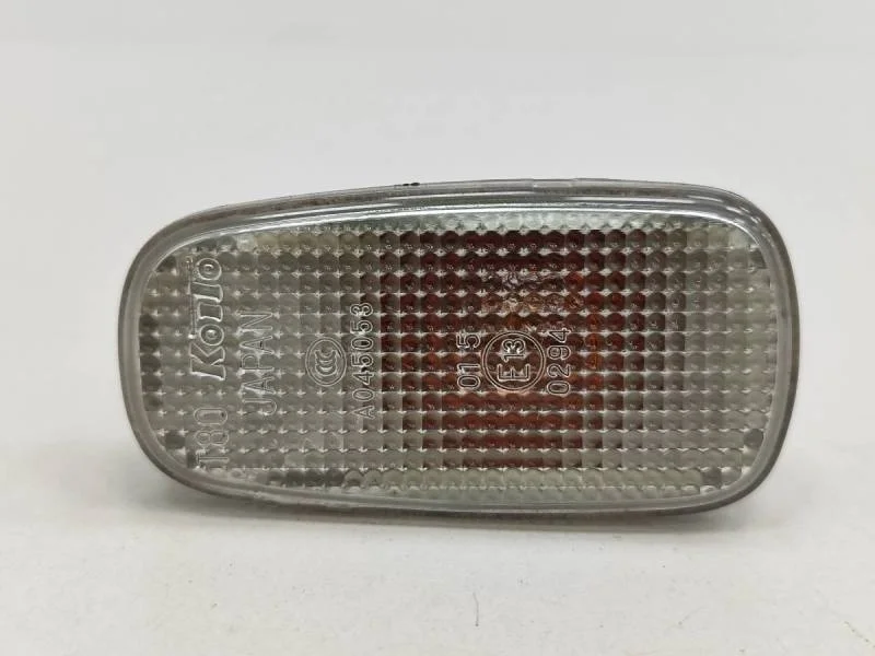 Повторитель на крыло Toyota Land Cruiser (J200) 2007-2015