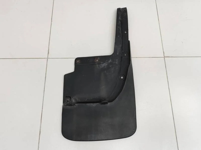 Брызговик задний правый Toyota Land Cruiser (J200) 2007-2015