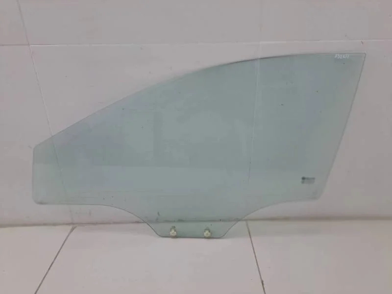 Стекло двери передней левой Kia Rio 3 (UB) 2011-2017