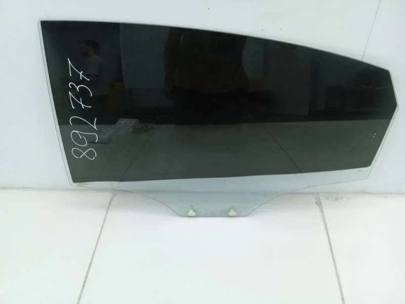 Стекло двери задней левой Kia Rio 3 (UB) 2011-2017