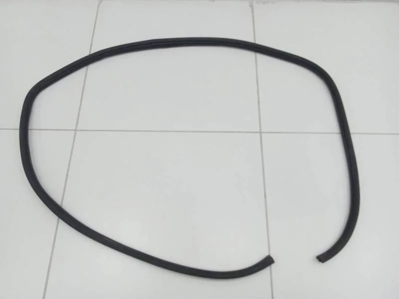 Уплотнитель проема двери передней левой Kia Rio 3 (UB) 2011-2017