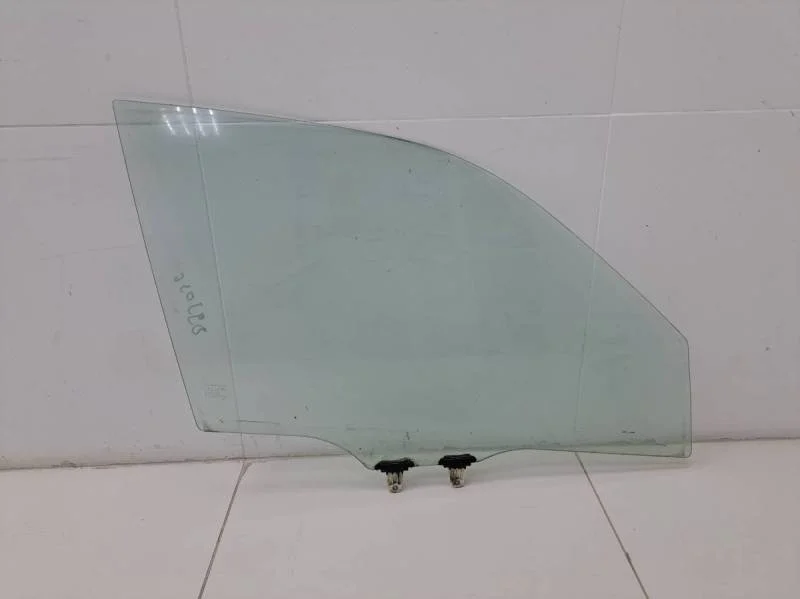 Стекло двери передней правой Suzuki Grand Vitara 2005-2015