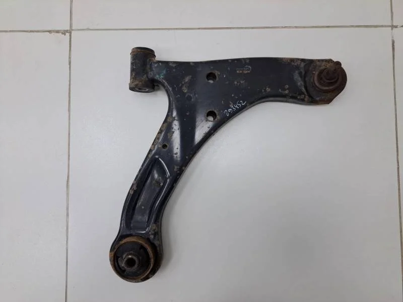 Рычаг передний правый Suzuki Grand Vitara 2005-2015