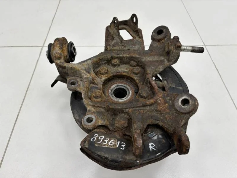 Кулак поворотный задний правый Lexus RX 350 /450h (XL10) 2009-2015