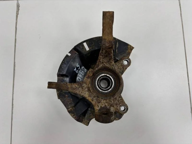 Кулак поворотный передний левый Hyundai Solaris 2010-2017