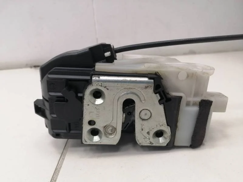 Замок двери задней левой Kia Ceed (ED) 2007-2012