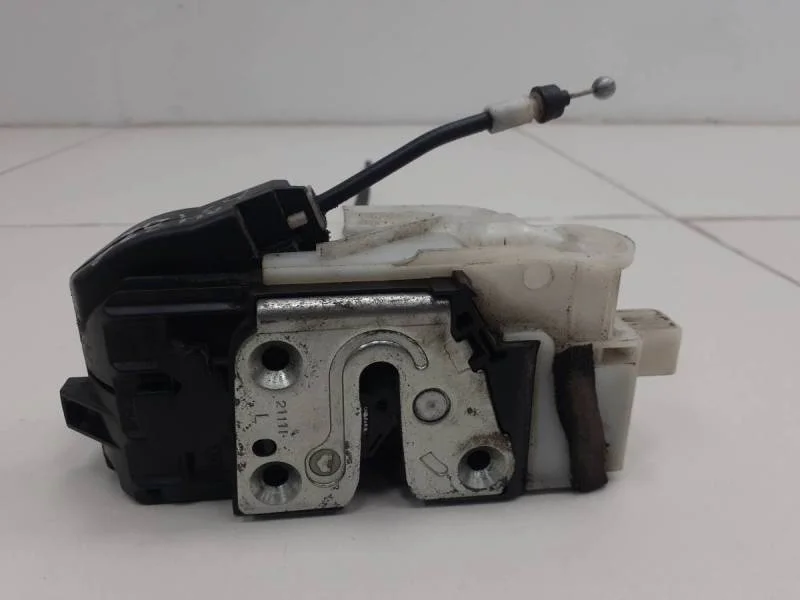 Замок двери передней левой Kia Ceed (ED) 2007-2012