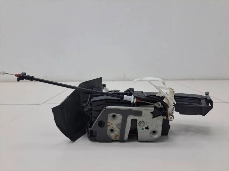 Замок двери задней правой Ford Focus 3 2011>