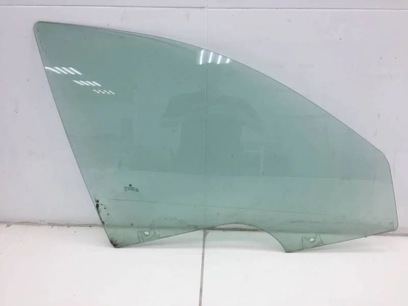 Стекло двери передней правой Skoda Octavia (A5 1Z-) 2004-2013