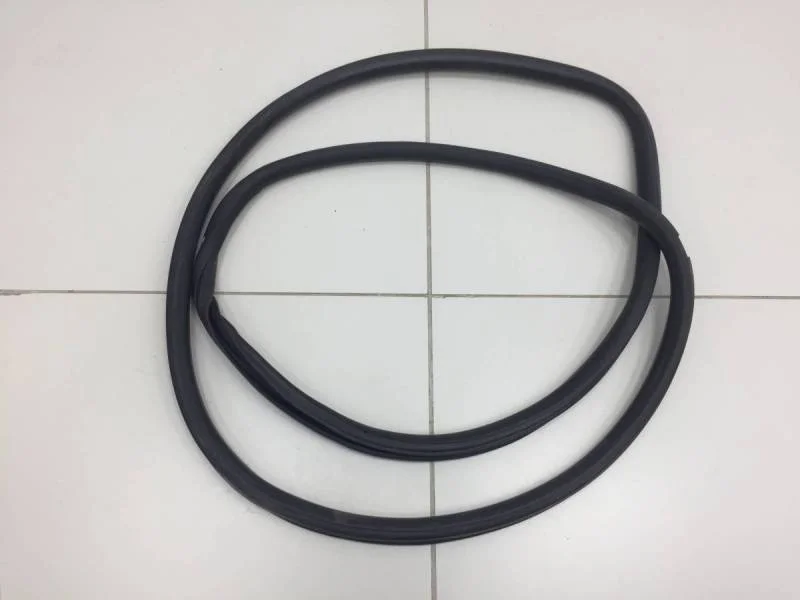 Уплотнитель проема двери передней левой Skoda Octavia (A5 1Z-) 2004-2013