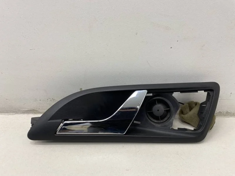 Ручка двери задней внутренняя левая Skoda Octavia (A5 1Z-) 2004-2013