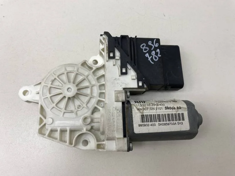 Моторчик стеклоподъемника Skoda Octavia (A5 1Z-) 2004-2013