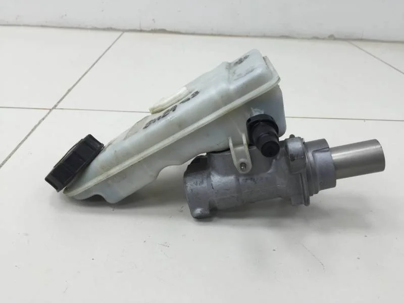 Цилиндр тормозной главный Ford Focus 3 2011>