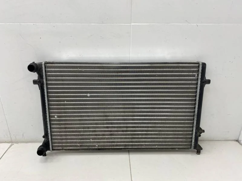 Радиатор охлаждения двигателя Skoda Octavia (A5 1Z-) 2004-2013