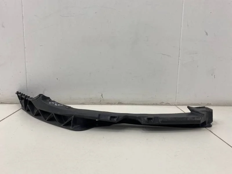 Кронштейн переднего бампера правый Skoda Octavia (A5 1Z-) 2004-2013