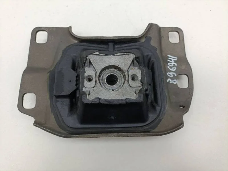 Опора КПП левая Ford Focus 3 2011>