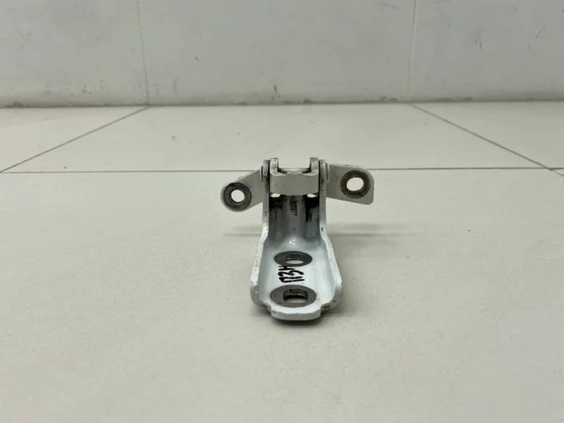 Петля двери задней правой нижняя Chevrolet Cruze (J300) 2009-2016