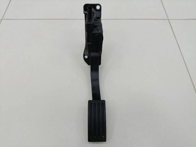 Педаль газа Ford Focus 3 2011>