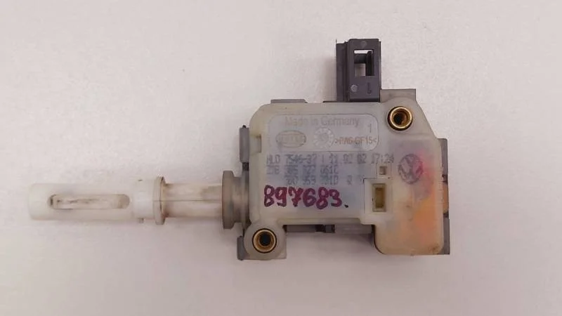 Активатор замка багажника Volkswagen Passat (B5+) 2000-2005