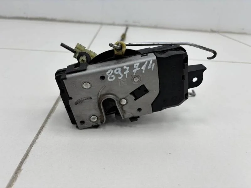 Замок двери передней левой Opel Astra H / Family 2004-2015