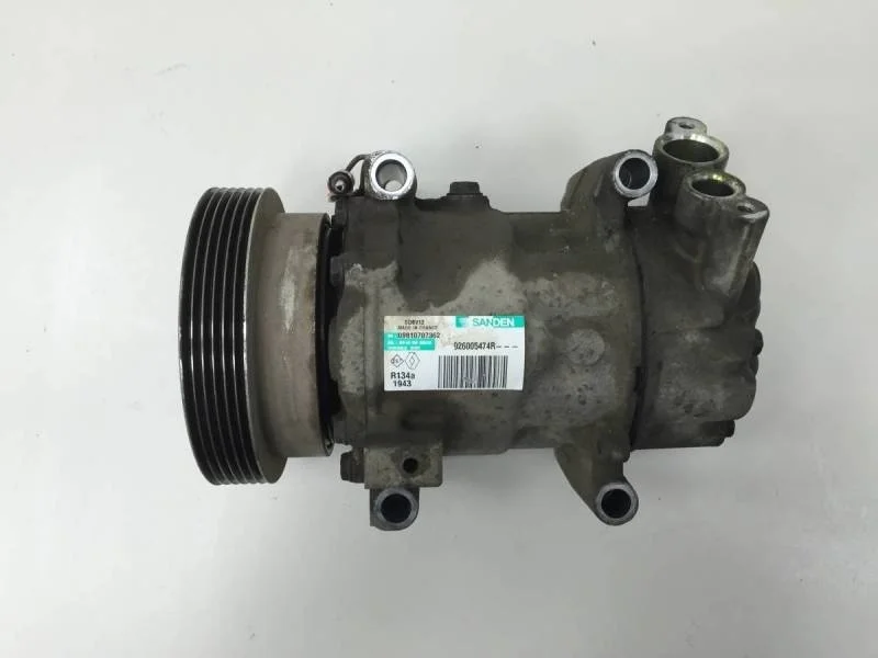 Компрессор системы кондиционирования Renault Sandero 2009-2014