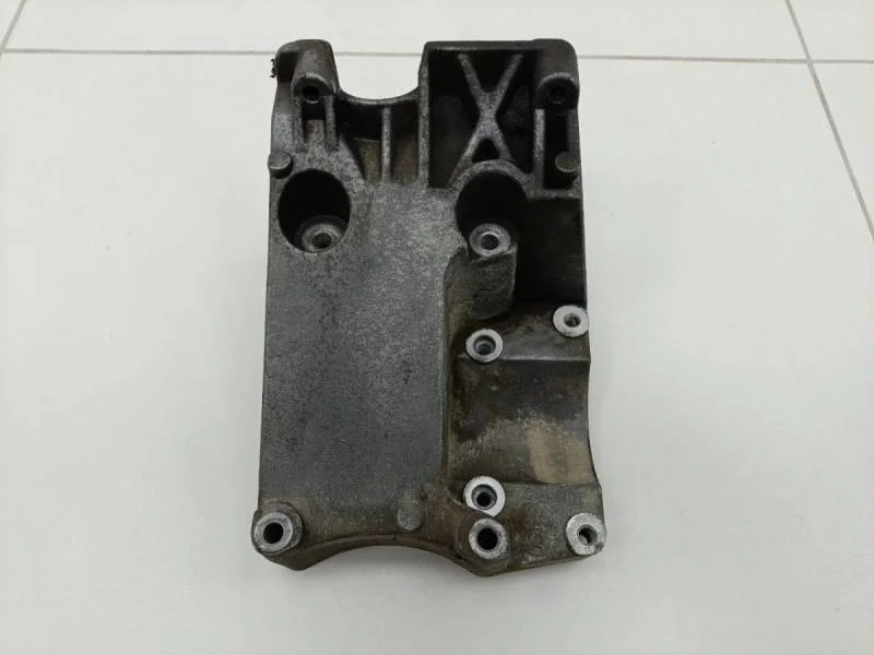 Кронштейн кондиционера Ford Focus 3 2011>