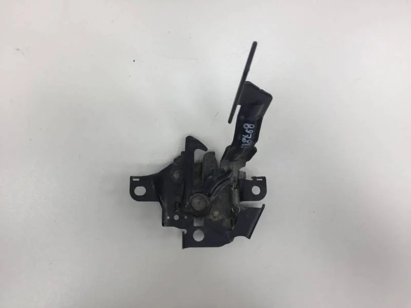 Замок капота Toyota Rav 4 (A40) 2013>