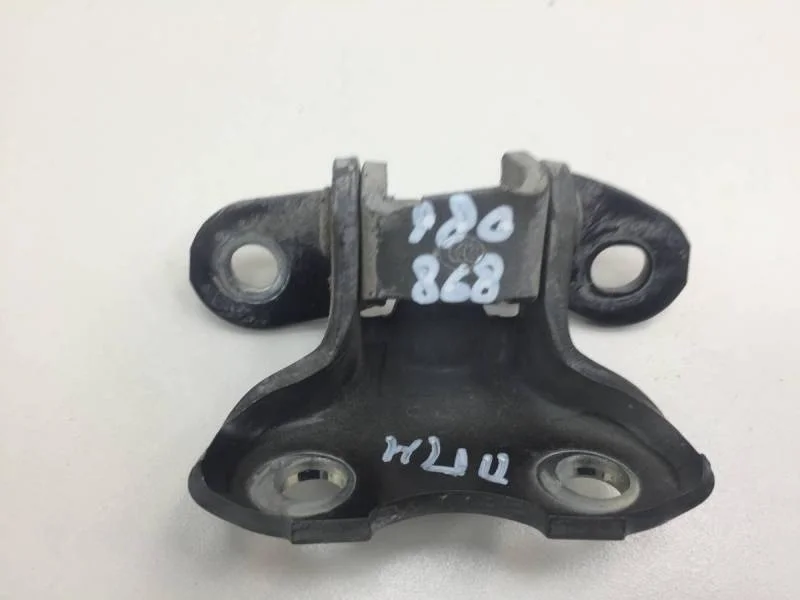 Петля двери передней правой нижняя Toyota Rav 4 (A40) 2013>