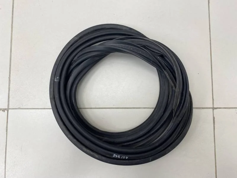 Уплотнитель багажника Toyota Rav 4 (A40) 2013>