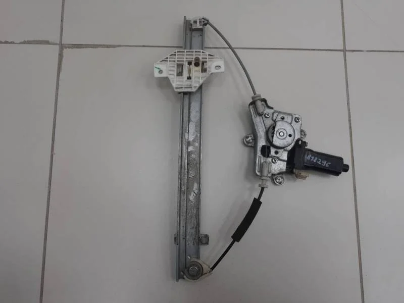 Стеклоподъемник электр. передний левый Hyundai Accent (LC, Tagaz) 2000-2012