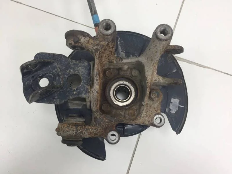 Кулак поворотный задний правый Toyota Rav 4 (A40) 2013>