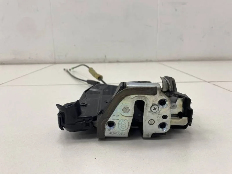 Замок двери передней правой Toyota Rav 4 (A40) 2013>