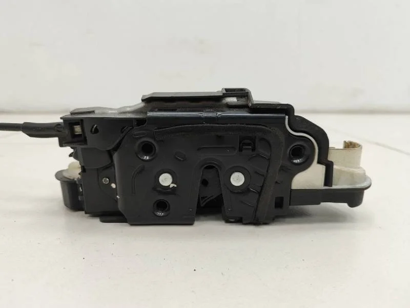 Замок двери передней левой Volkswagen Polo (Sed RUS) 2011>