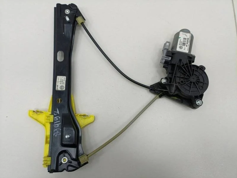 Стеклоподъемник электр. задний левый Volkswagen Polo (Sed RUS) 2011>