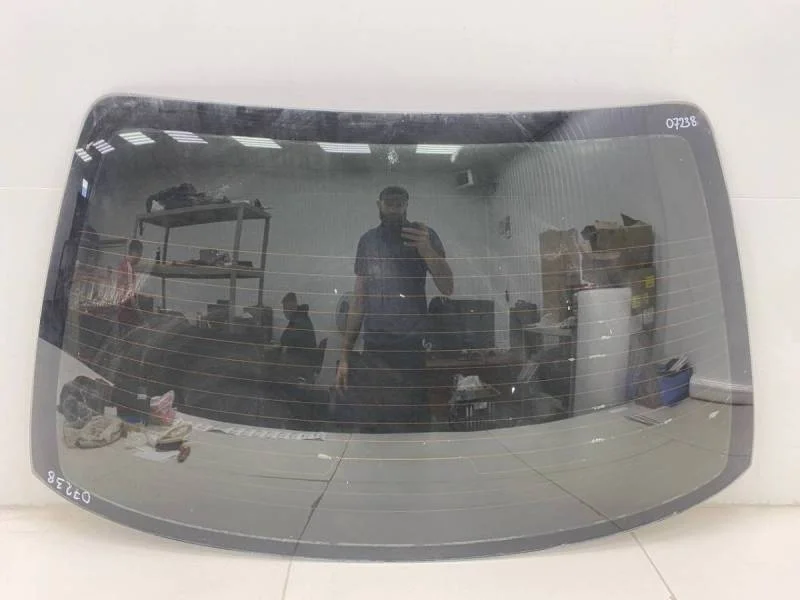 Стекло заднее Nissan Almera (N16) 2000-2006