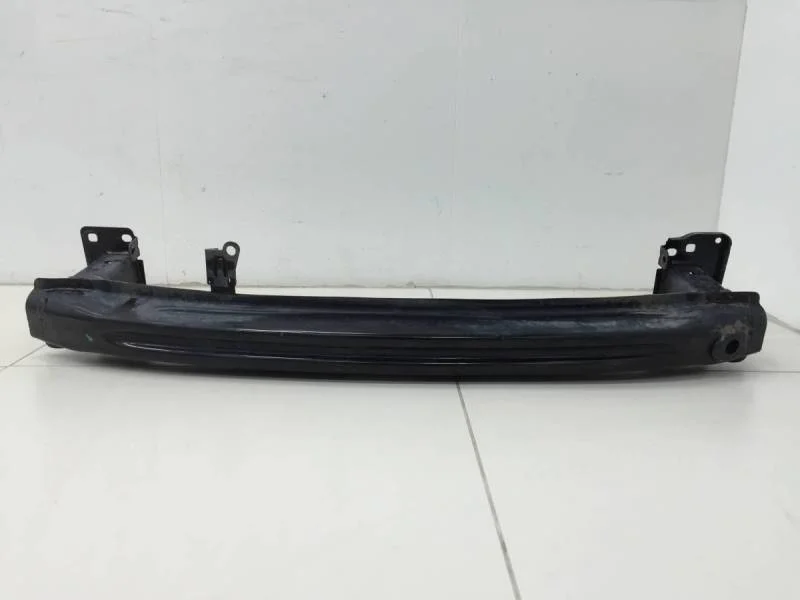 Усилитель переднего бампера Volkswagen Polo (Sed RUS) 2011>