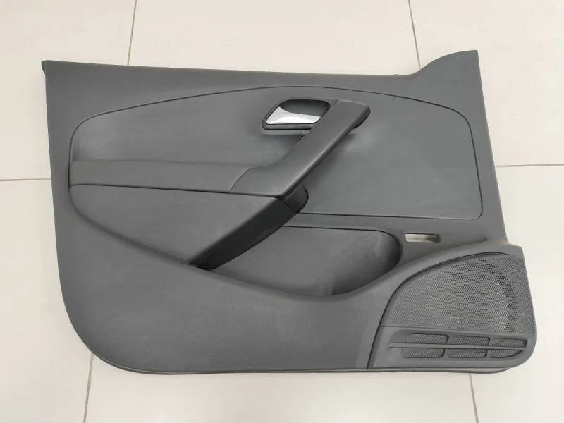 Обшивка двери передней левой Volkswagen Polo (Sed RUS) 2011>