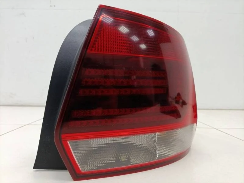 Фонарь задний правый Volkswagen Polo (Sed RUS) 2011>