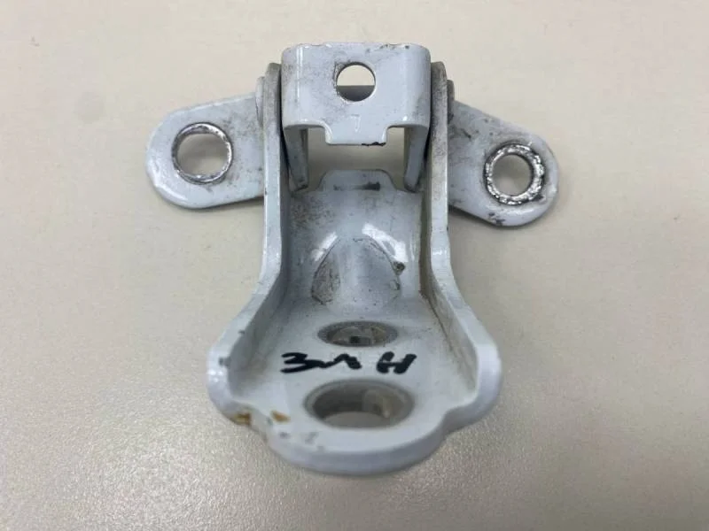 Петля двери задней левой нижняя Kia Ceed (JD) 2012-2018