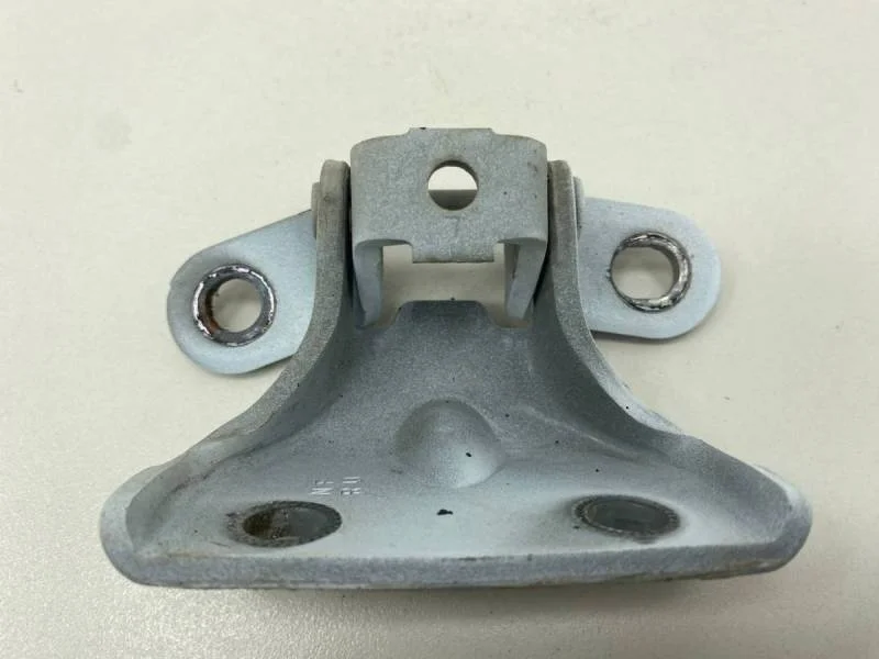 Петля двери передней правой нижняя Kia Ceed (JD) 2012-2018