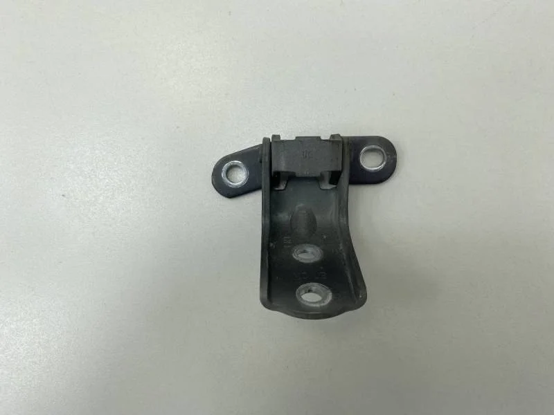 Петля двери передней левой верхняя Hyundai Solaris 2010-2017