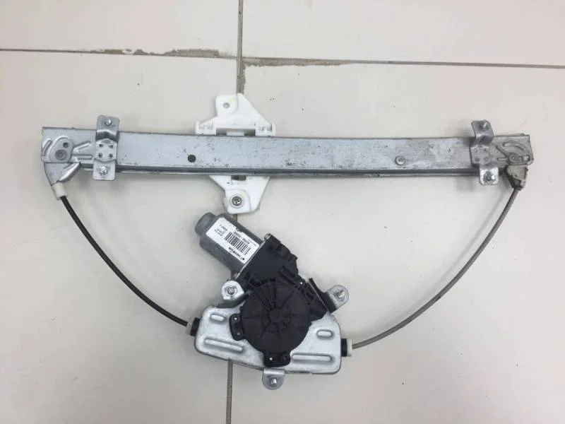 Стеклоподъемник электр. задний правый Hyundai Solaris 2010-2017