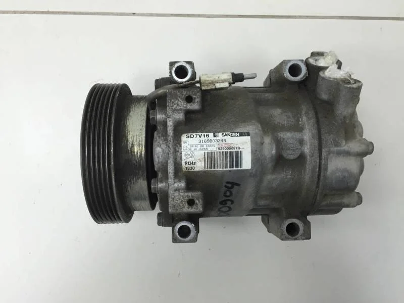 Компрессор системы кондиционирования Renault Sandero 2009-2014