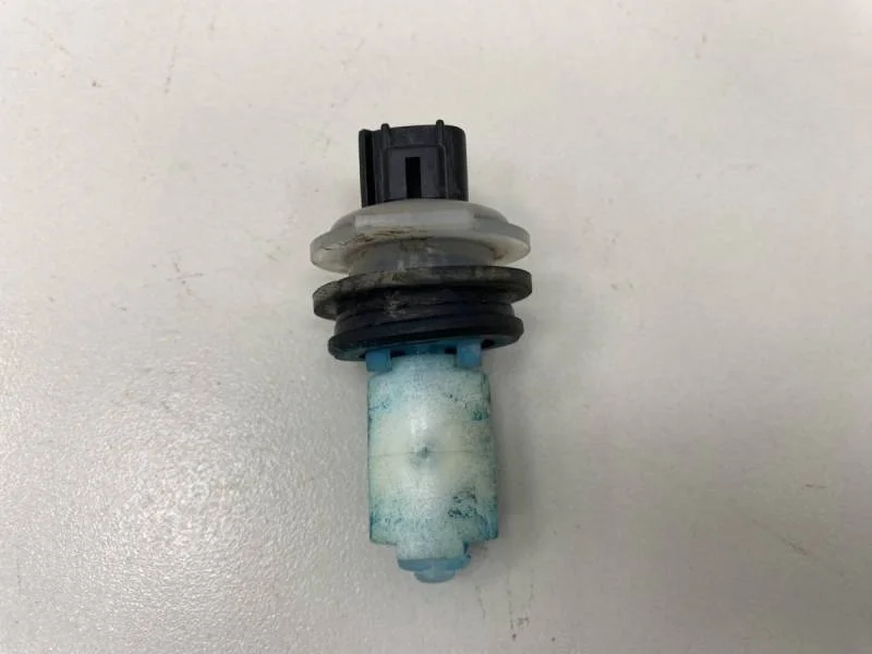 Датчик уровня в бачок омывателя Toyota Camry (V50) 2011-2017