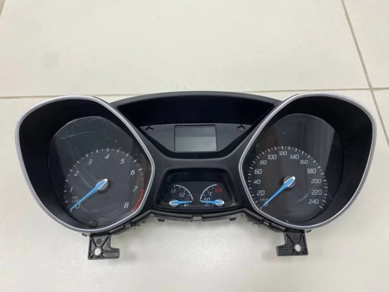 Панель приборов Ford Focus 3 2011>