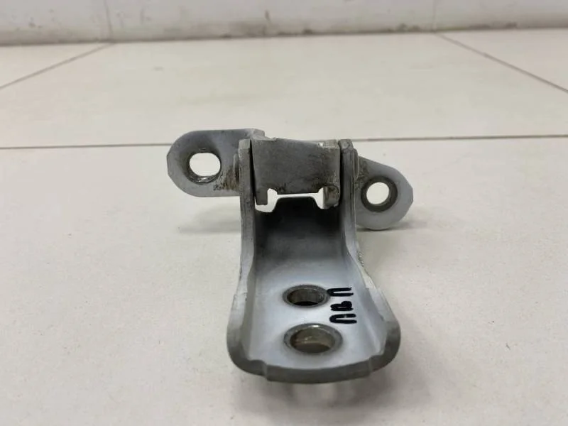 Петля двери передней правой верхняя Toyota Camry (V50) 2011-2017