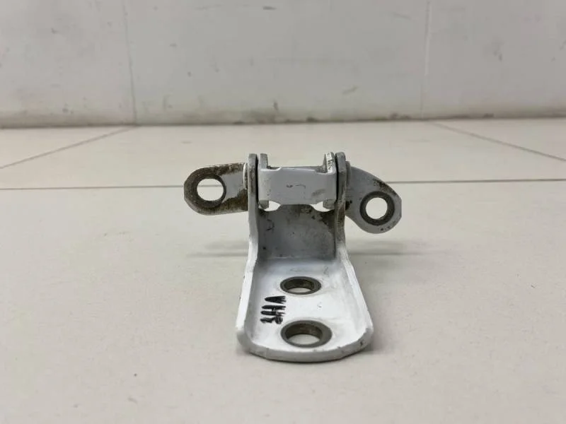 Петля двери задней левой нижняя Toyota Camry (V50) 2011-2017